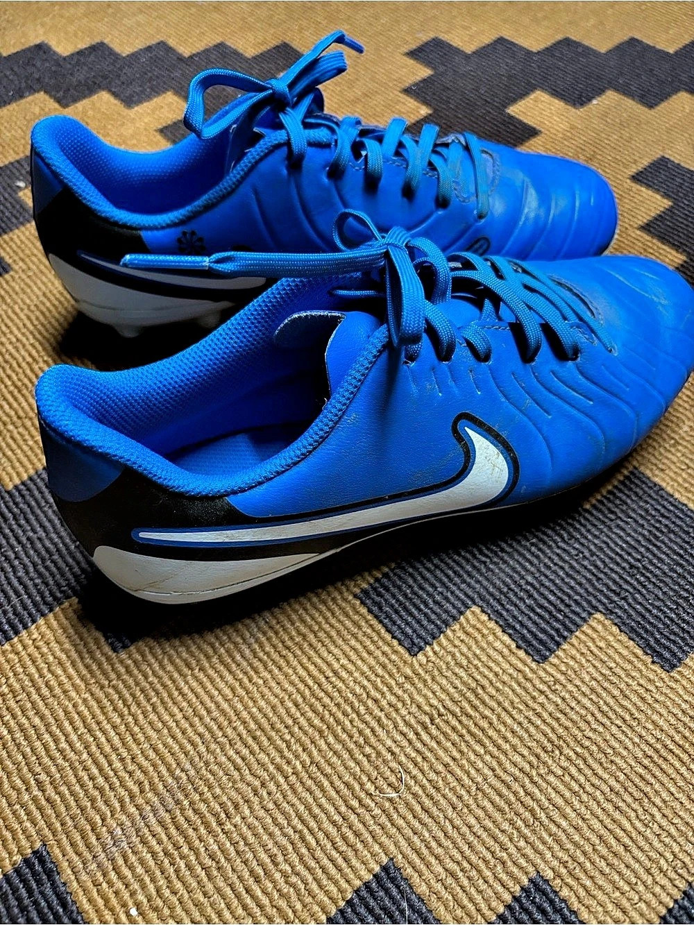 Nike Jr. Tiempo Legend 10 Club MG Soccer Cleats Blue & White Boys US 5Y